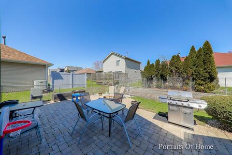 1240 Clover Ln, Hoffman Estates, IL 60192 photo 21