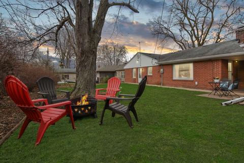 408 Colton Ave, Bloomington, IL 61701 photo 2