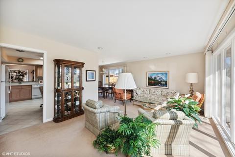 130 Crescent Dr, Glenview, IL 60025 photo 3