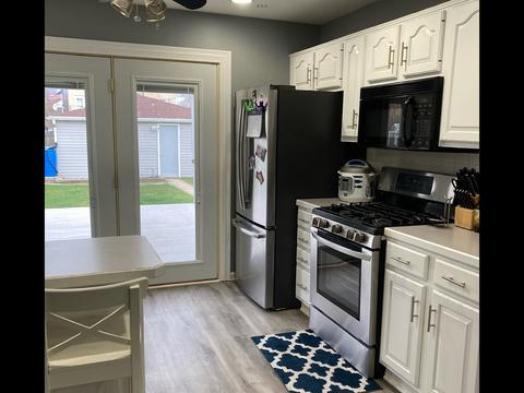 9025 Roach Ave, Brookfield, IL 60513 photo 3