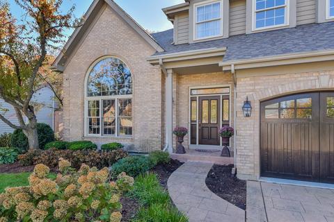 824 Jeffrey Ct, Wheaton, IL 60189 photo 2