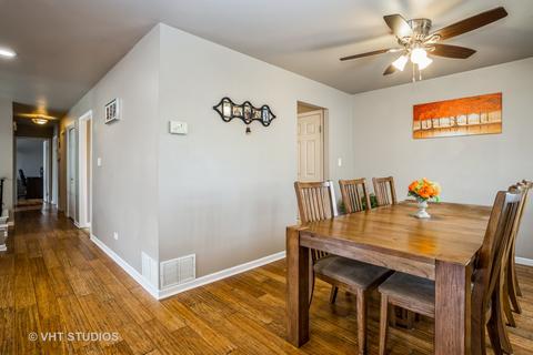 2050 W Parkview Cir, Hoffman Estates, IL 60169 photo 10