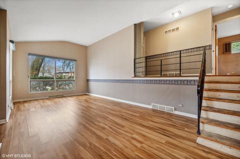 330 Forestway Dr, Northbrook, IL 60062 photo 3