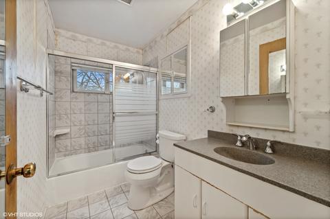 330 Forestway Dr, Northbrook, IL 60062 photo 13