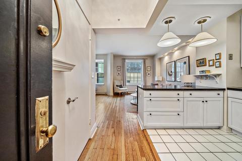60 E Scott St #304, Chicago, IL 60610 photo 3