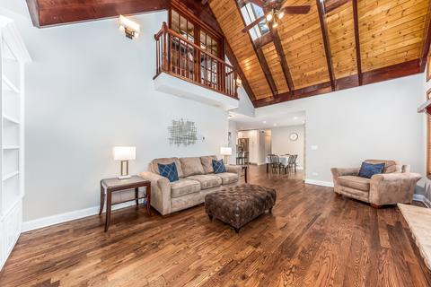 111 S River Rd, Naperville, IL 60540 photo 4