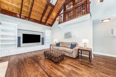 111 S River Rd, Naperville, IL 60540 photo 5