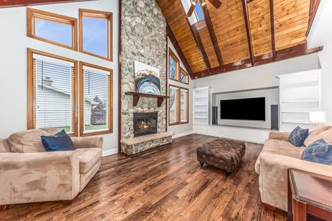 111 S River Rd, Naperville, IL 60540 photo 3