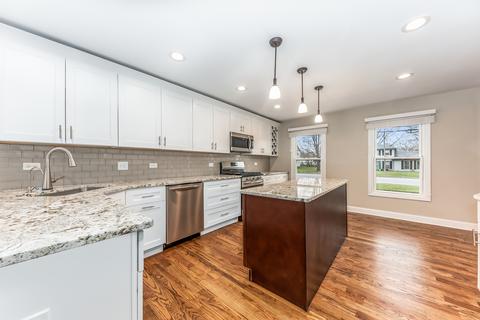 111 S River Rd, Naperville, IL 60540 photo 9