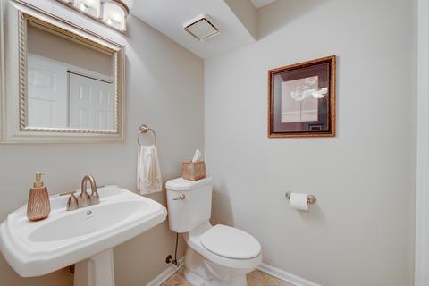 1755 Pebble Beach Dr, Hoffman Estates, IL 60169 photo 8