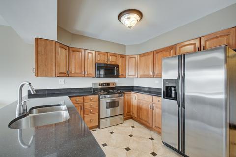 1755 Pebble Beach Dr, Hoffman Estates, IL 60169 photo 6