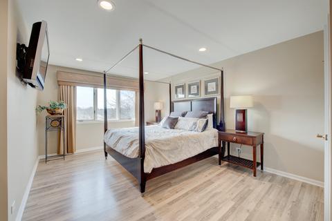 1755 Pebble Beach Dr, Hoffman Estates, IL 60169 photo 10
