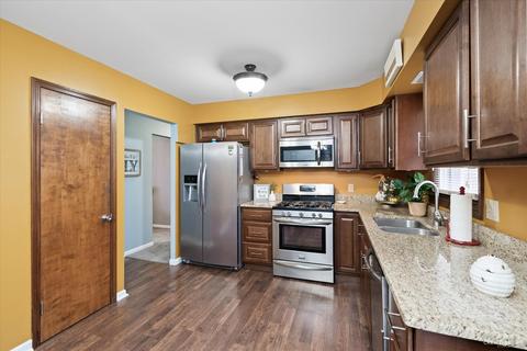1760 Lyndale Rd, Aurora, IL 60506 photo 9