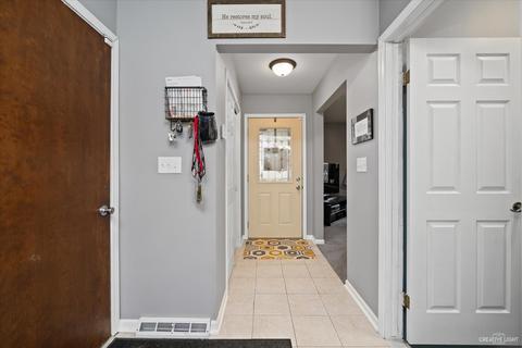 1760 Lyndale Rd, Aurora, IL 60506 photo 4