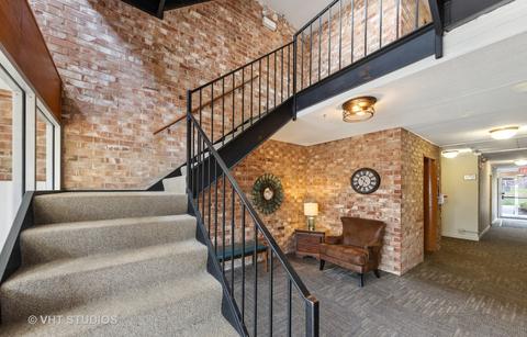 100 W Park Circle Dr #4K, Wheaton, IL 60187 photo 2