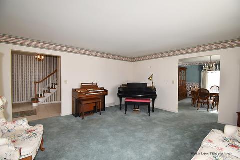 14 Canterbury Rd, Aurora, IL 60506 photo 6