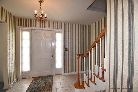 14 Canterbury Rd, Aurora, IL 60506 photo 3