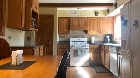 38 W111 Pollitt Dr, Elgin, IL 60124 photo 4