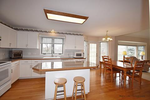 2040 Engle Rd, Naperville, IL 60564 photo 13