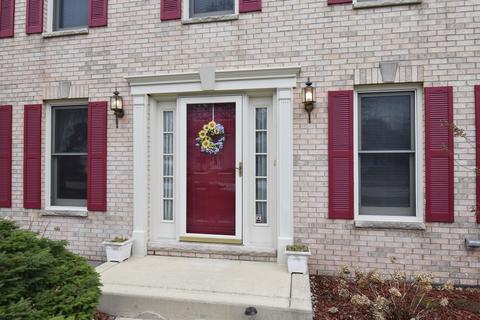 2040 Engle Rd, Naperville, IL 60564 photo 2