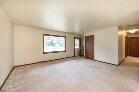 207 E Main St, Newark, IL 60541 photo 16