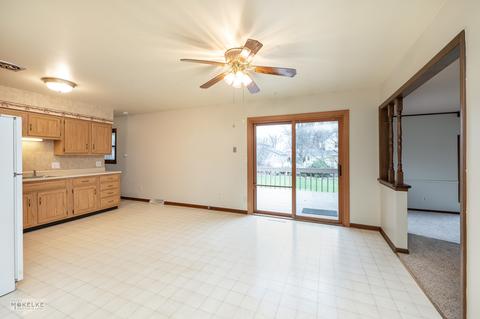 207 E Main St, Newark, IL 60541 photo 12