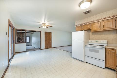 207 E Main St, Newark, IL 60541 photo 7