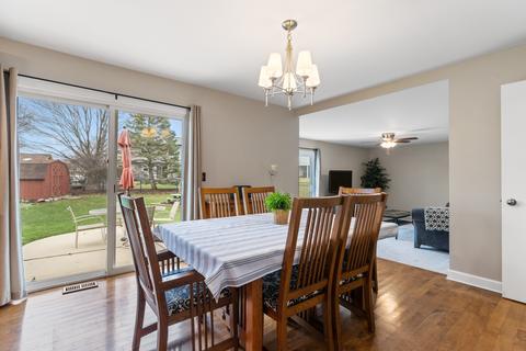 3679 Leather Leaf Ln, Hoffman Estates, IL 60192 photo 4