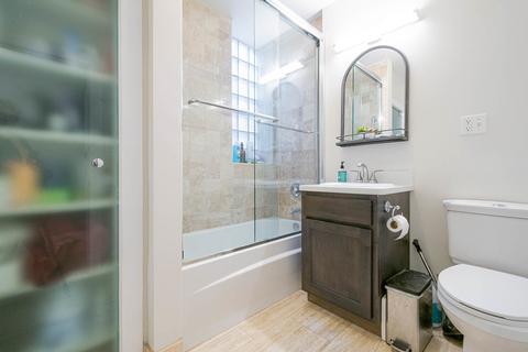 1253 W Eddy St #3, Chicago, IL 60657 photo 12