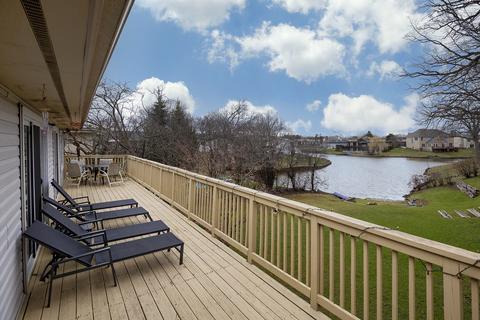 1390 Carol Ln, Deerfield, IL 60015 photo 2