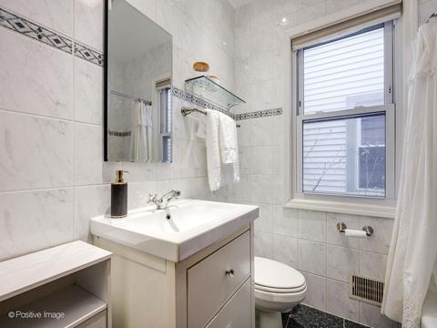 5561 W Ardmore Ave, Chicago, IL 60646 photo 13