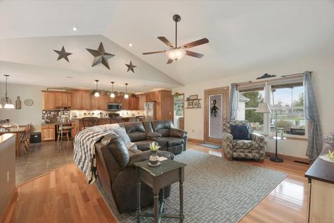 401 W Walnut St, Tolono, IL 61880 photo 6