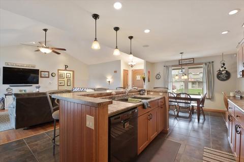 401 W Walnut St, Tolono, IL 61880 photo 5