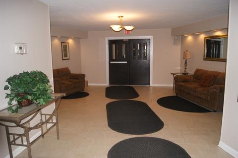 1450 Sandpebble Dr #232, Wheeling, IL 60090 photo 2