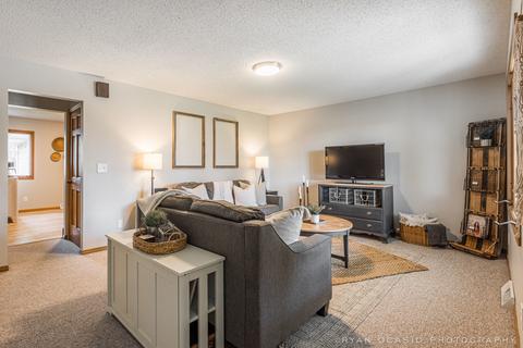 401 Maple Ave, Maple Park, IL 60151 photo 2