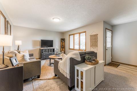 401 Maple Ave, Maple Park, IL 60151 photo 4