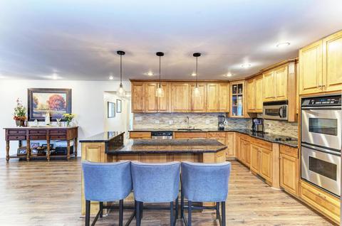 5756 Ring Ct, Hanover Park, IL 60133 photo 8