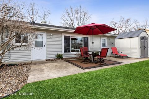 560 Briarcliff Ln, Hoffman Estates, IL 60169 photo 14