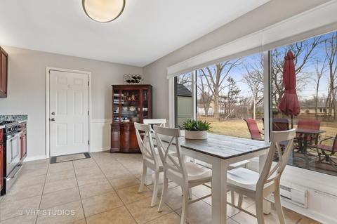 560 Briarcliff Ln, Hoffman Estates, IL 60169 photo 6