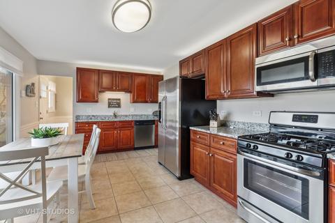 560 Briarcliff Ln, Hoffman Estates, IL 60169 photo 8