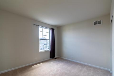 245 Stagecoach Dr, Elgin, IL 60124 photo 22