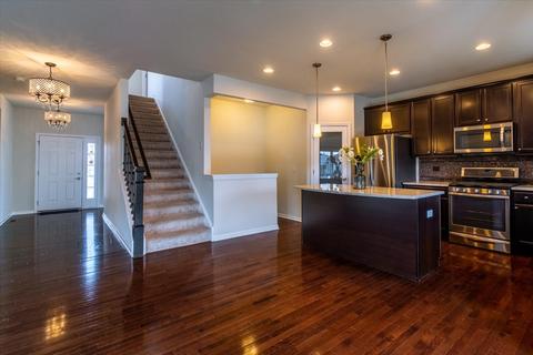 245 Stagecoach Dr, Elgin, IL 60124 photo 7