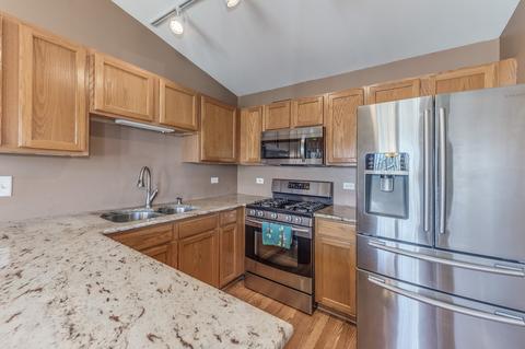 1020 Chaucer Ct #C, Elgin, IL 60120 photo 10