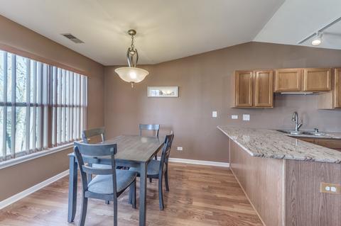 1020 Chaucer Ct #C, Elgin, IL 60120 photo 7