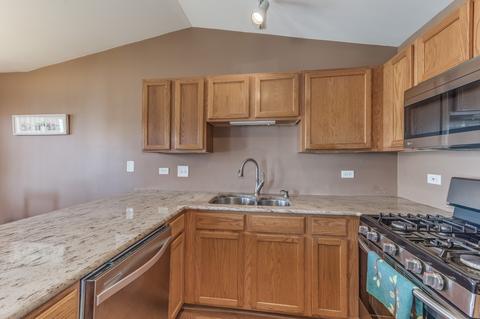 1020 Chaucer Ct #C, Elgin, IL 60120 photo 11