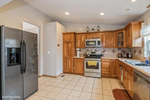 2513 Jethro Ave, Zion, IL 60099 photo 4
