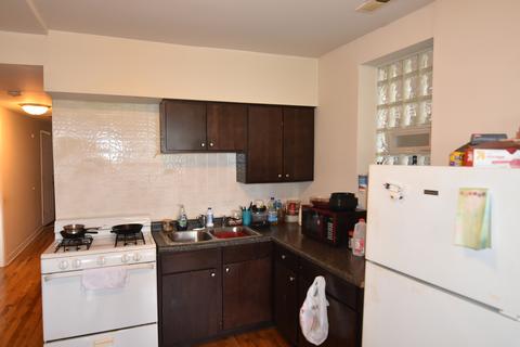 647 N Hamlin Ave, Chicago, IL 60624 photo 3