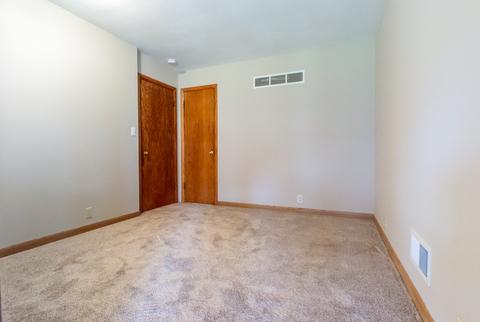 1094 N 3rd St, Rochelle, IL 61068 photo 6