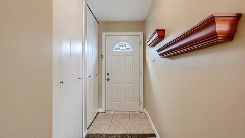 645 Woodlawn St, Hoffman Estates, IL 60169 photo 5