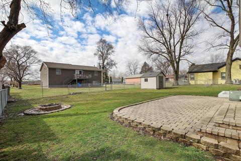 409 Lincoln Ave, Ingleside, IL 60041 photo 2